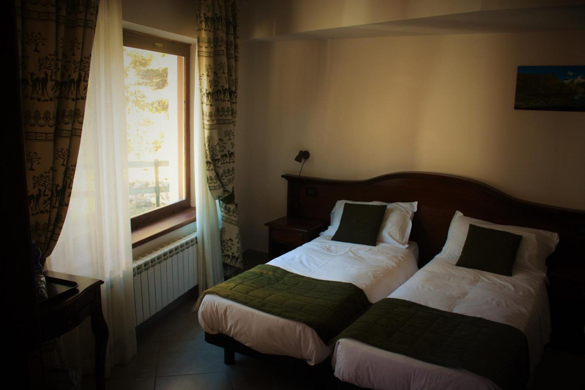 Olympic Mountains Hotel Cesana Torinese Quarto foto