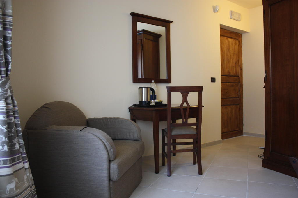 Olympic Mountains Hotel Cesana Torinese Quarto foto