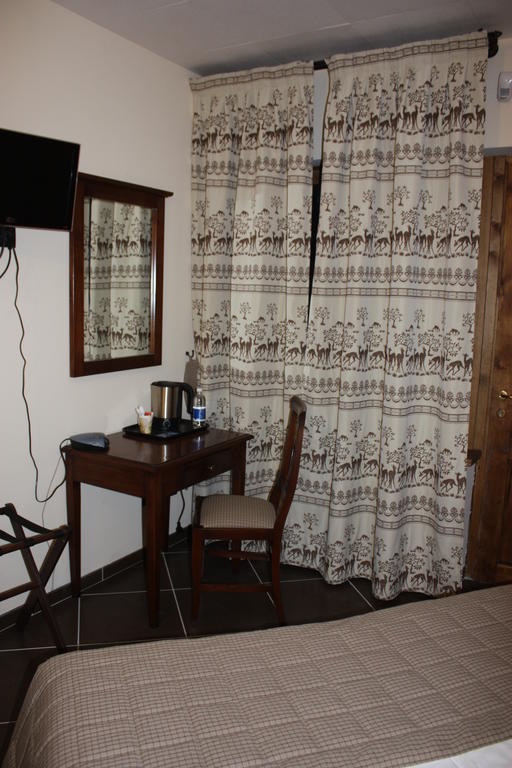 Olympic Mountains Hotel Cesana Torinese Quarto foto