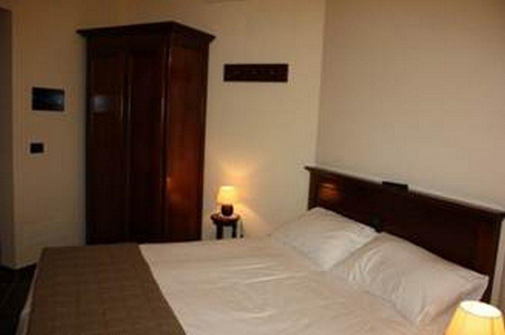 Olympic Mountains Hotel Cesana Torinese Exterior foto